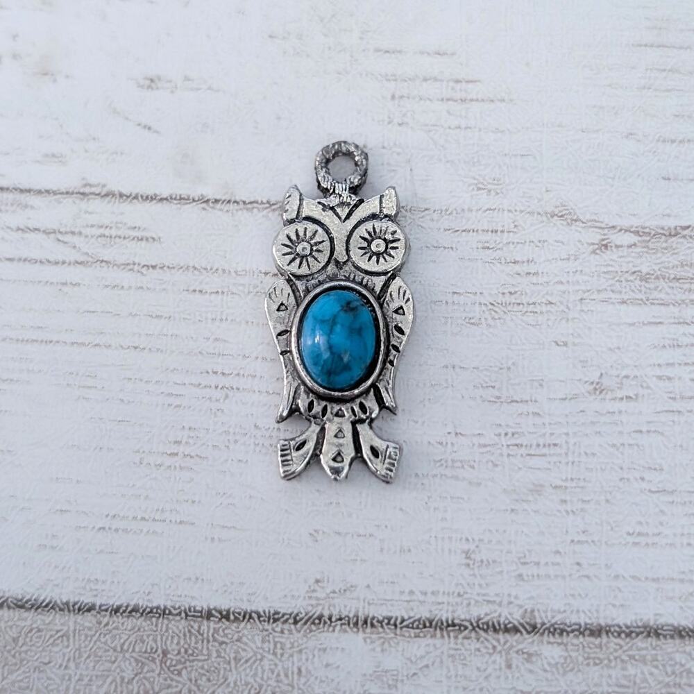 Vintage Pendant - Silver Tone Owl with Blue Center